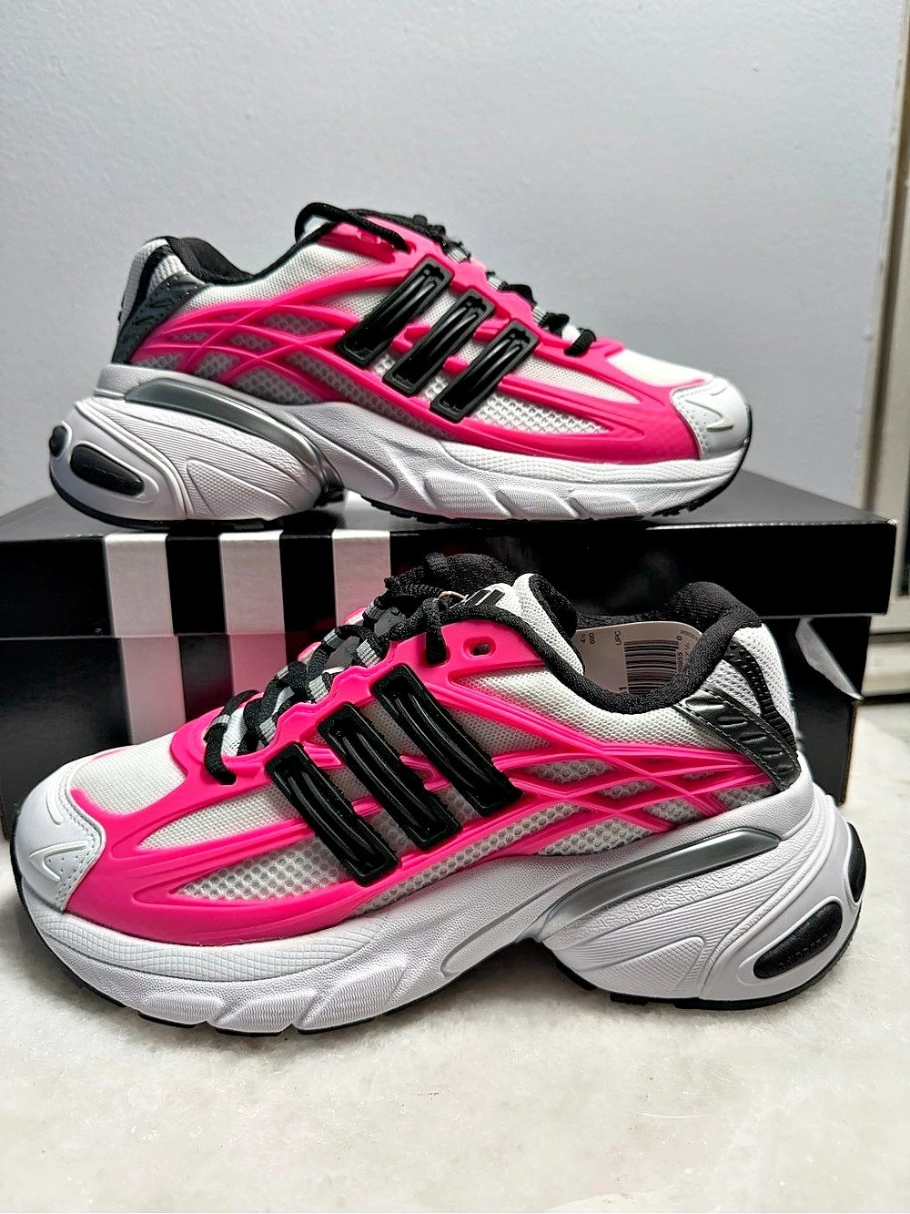 adidas Adistar Cushion XLG 2.0 Pink & White Sneakers US 6